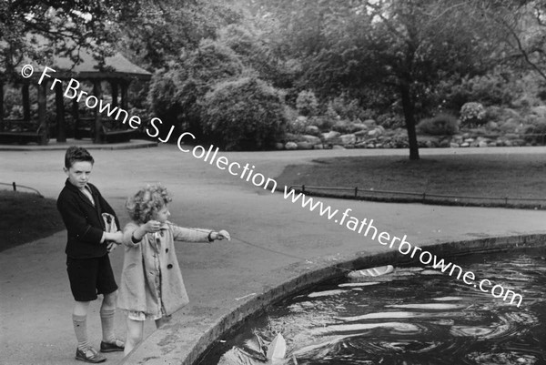 ST STEPHEN' S GREEN CHILDREN  WITH BOAT